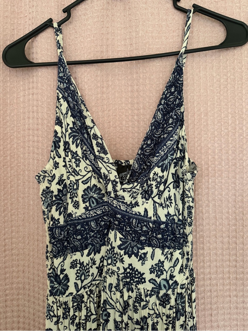 NWOT Angie Navy and Cream Floral V-Neck Maxi Dress - Picture 2 of 7